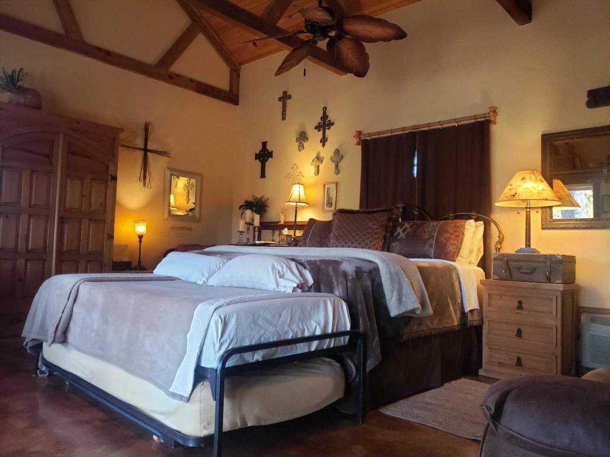 Casitas At Madrona Ranch - Casita Hotel Pipe Creek Екстериор снимка
